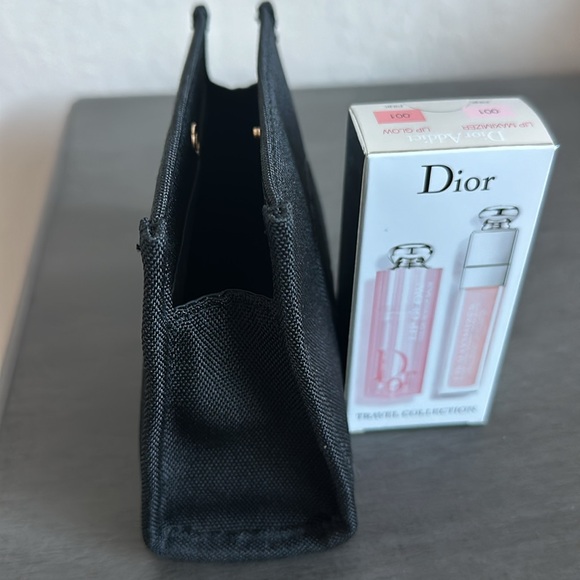 Dior cosmetic bag with Dior lip maximizer lip glow - Picture 3 of 5